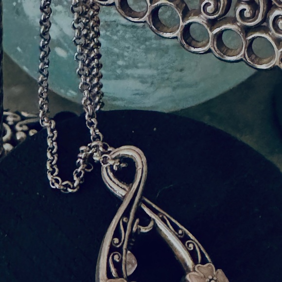 Brighton La Vie Pink Flower Pendant Necklace - retired - Picture 2 of 4